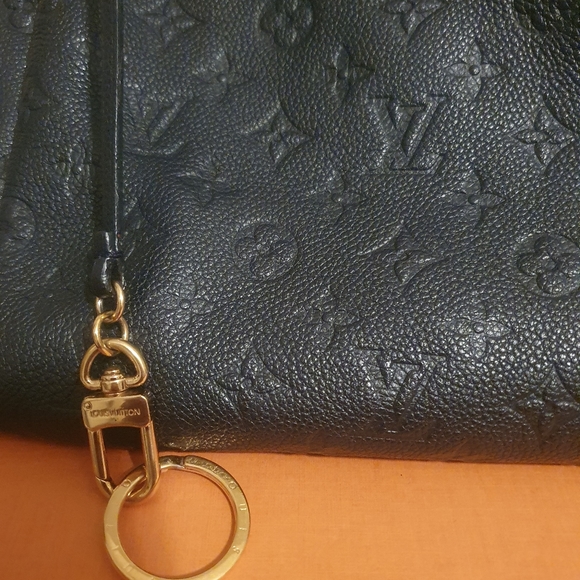 SALE!! Louis Vuitton Artsy MM Empreinte Infini! - Picture 3 of 16